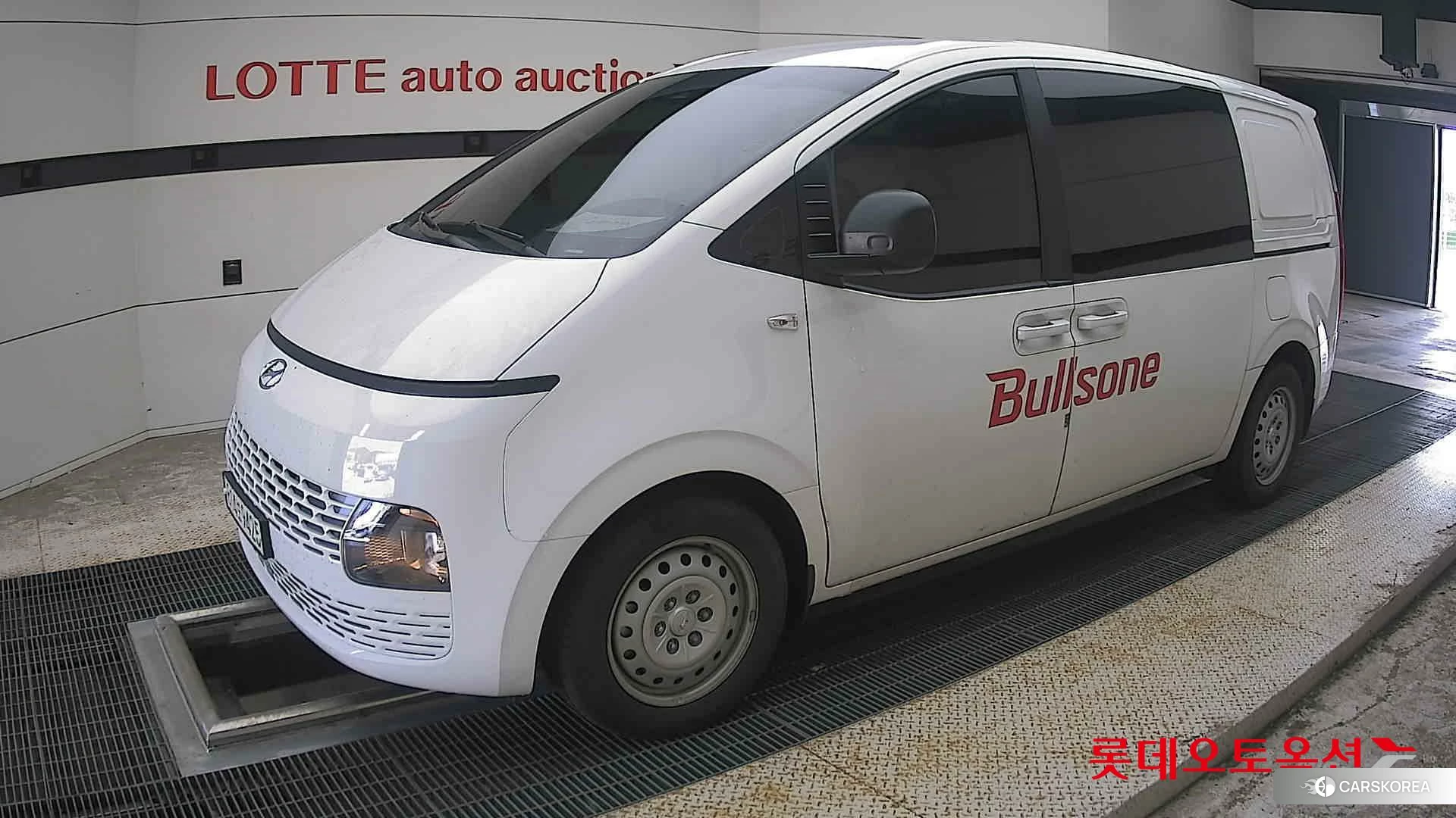 Hyundai Staria 2023 Белый из Кореи, фото 4
