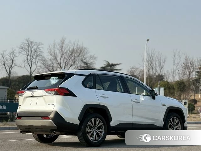 Toyota RAV4 Rongfang 2024 Белый из Китая, фото 4