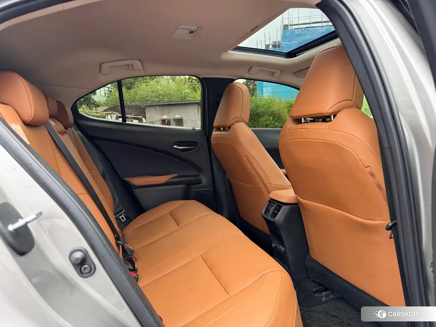Lexus UX 2023 Silver/gray из Китая, фото 4
