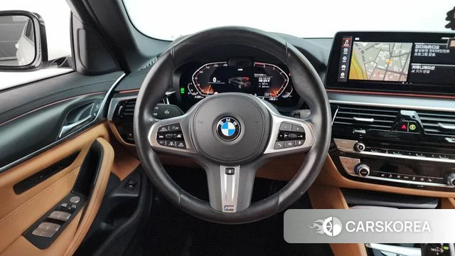 BMW 5 Series (G30) 2022 Белый из Кореи, фото 4