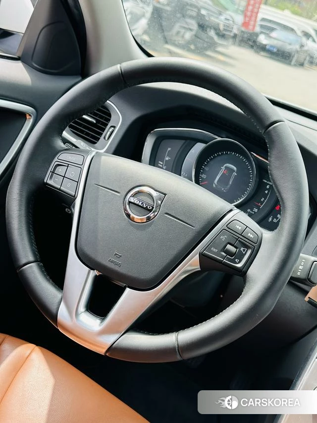 Volvo S60 2019 Белый из Китая, фото 4