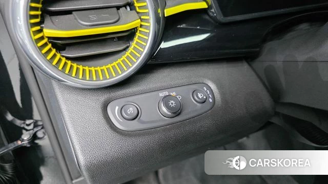 Chevrolet (GM Daewoo) Trax Crossover 2023 Черный из Кореи, фото 4