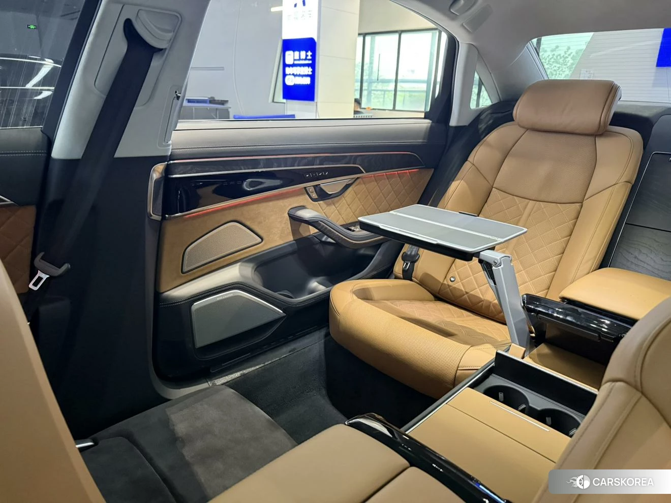 Audi A8 2024 Черный из Китая, фото 4