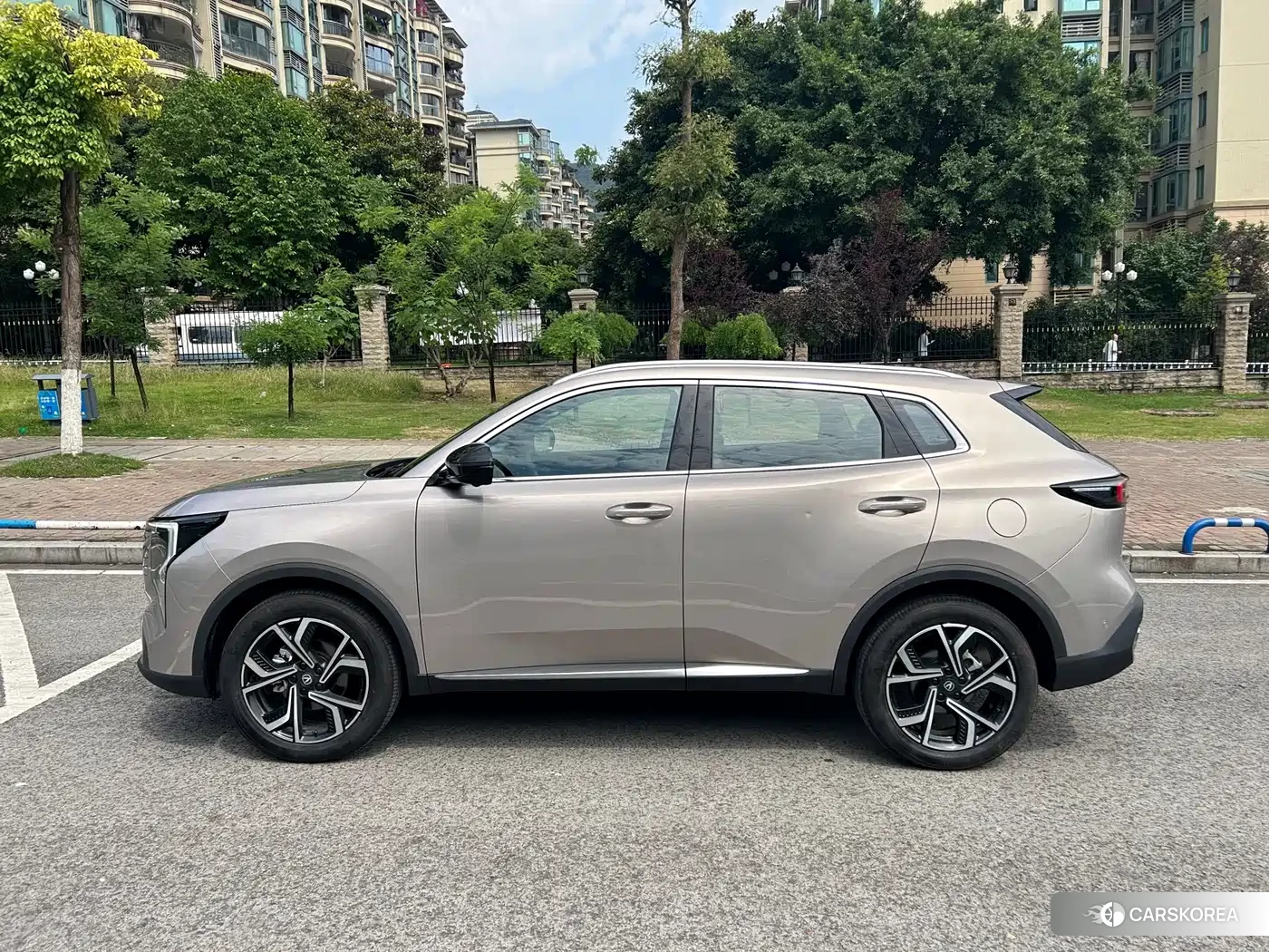Chang'an Changan CS55PLUS 2025 Champagne/brown из Китая, фото 4