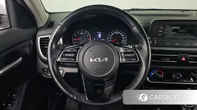 Kia Seltos 2022 Белый из Кореи, фото 4
