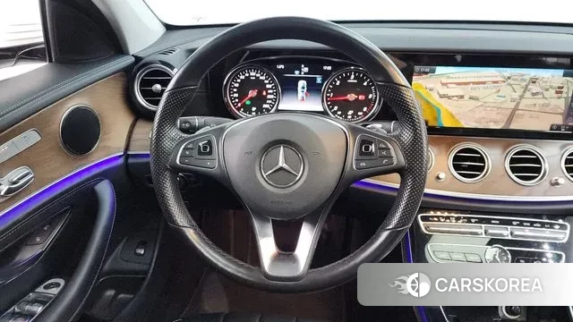 Mercedes-Benz E-Class W213 2018 Белый из Кореи, фото 4