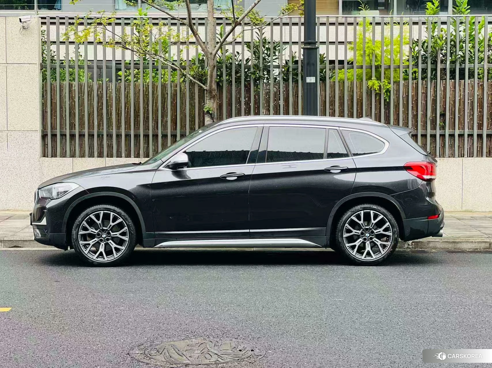 BMW X1 2021 Темно-серый из Китая, фото 4