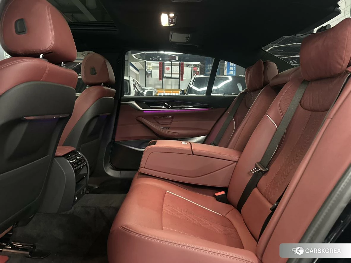 BMW 5 series 2021 Черный из Китая, фото 4