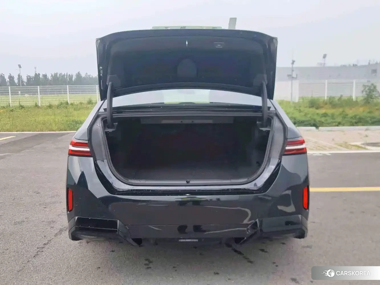 BMW i5 2025 Черный из Китая, фото 4