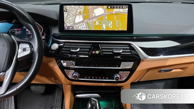 BMW 5 Series (G30) 2022 Черный из Кореи, фото 4