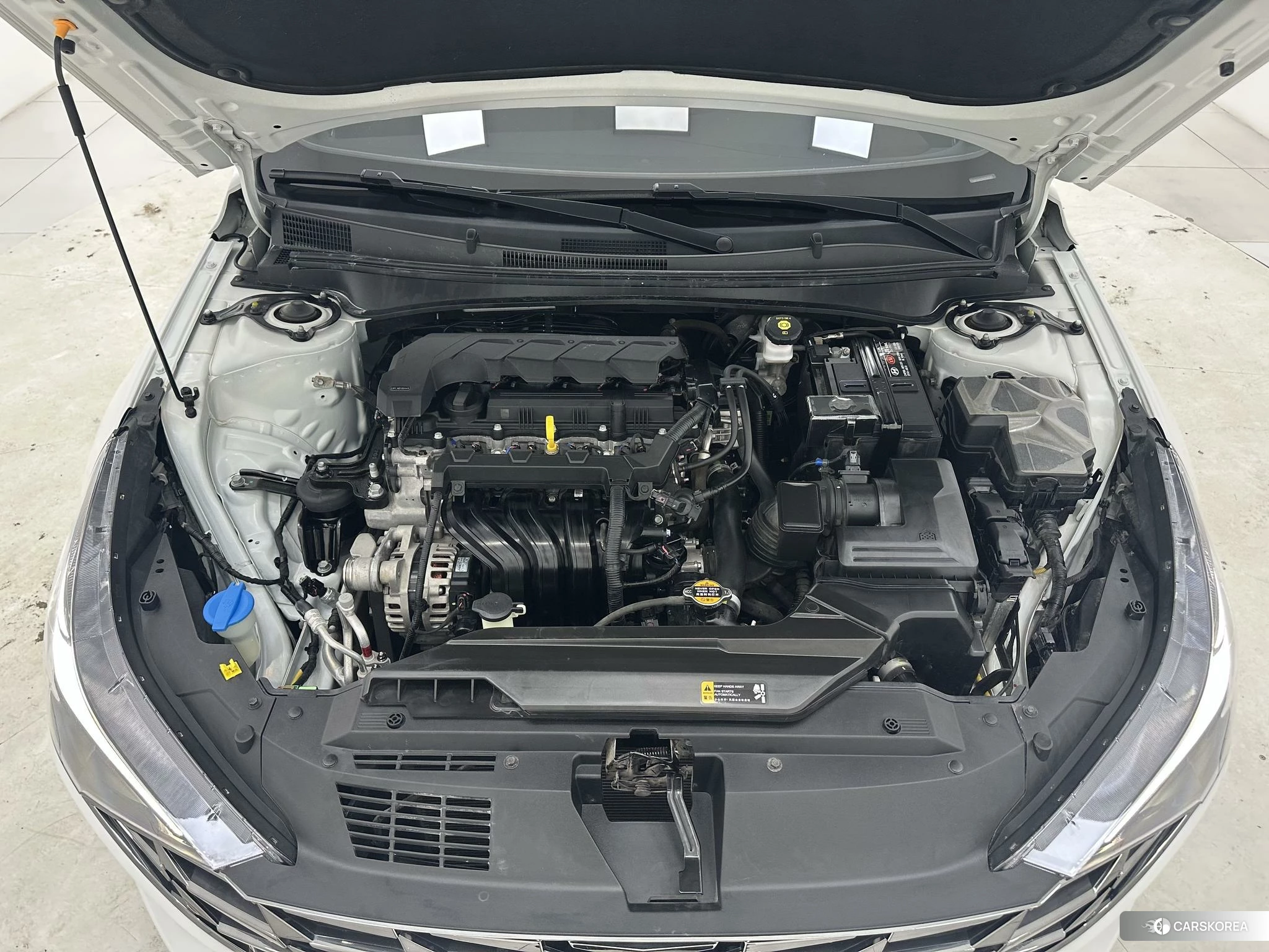 Hyundai Elantra 2022 Белый из Китая, фото 4