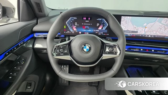 BMW 5 Series (G60) 2025 Серый из Кореи, фото 4