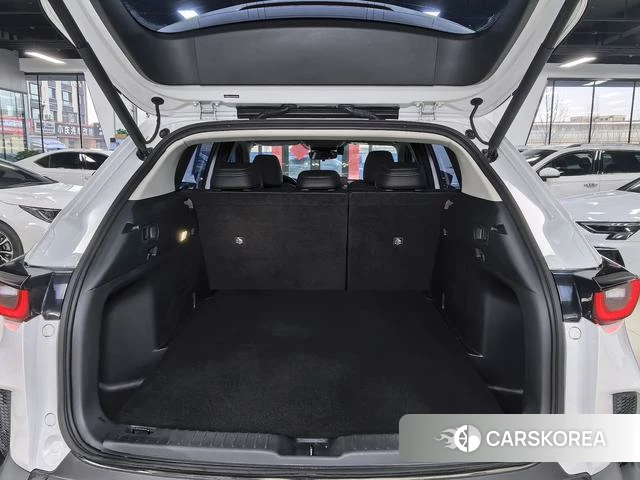 Mazda CX-50 line also 2023 Белый из Китая, фото 4