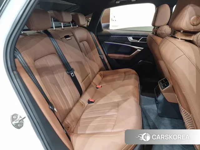 Audi A6 (C8) 2023 Белый из Кореи, фото 4