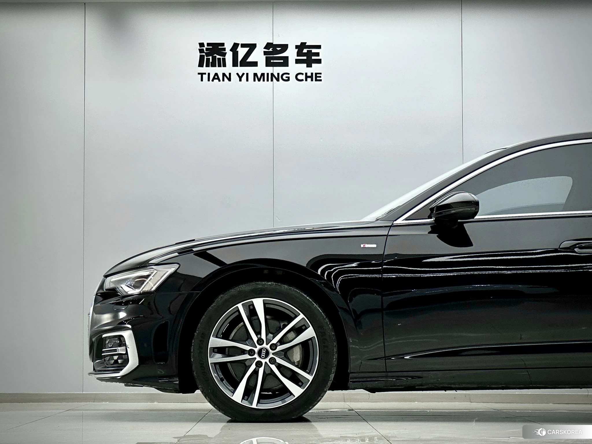 Audi A6L 2022 Черный из Китая, фото 4