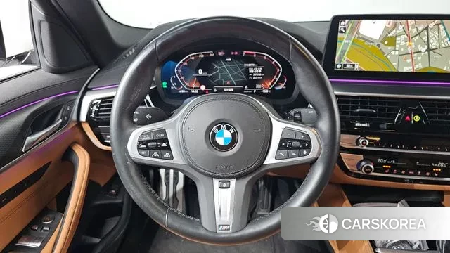 BMW 5 Series (G30) 2022 Белый из Кореи, фото 4