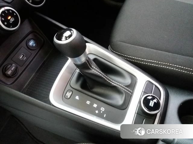 Hyundai Venue 2020 Белый из Кореи, фото 4