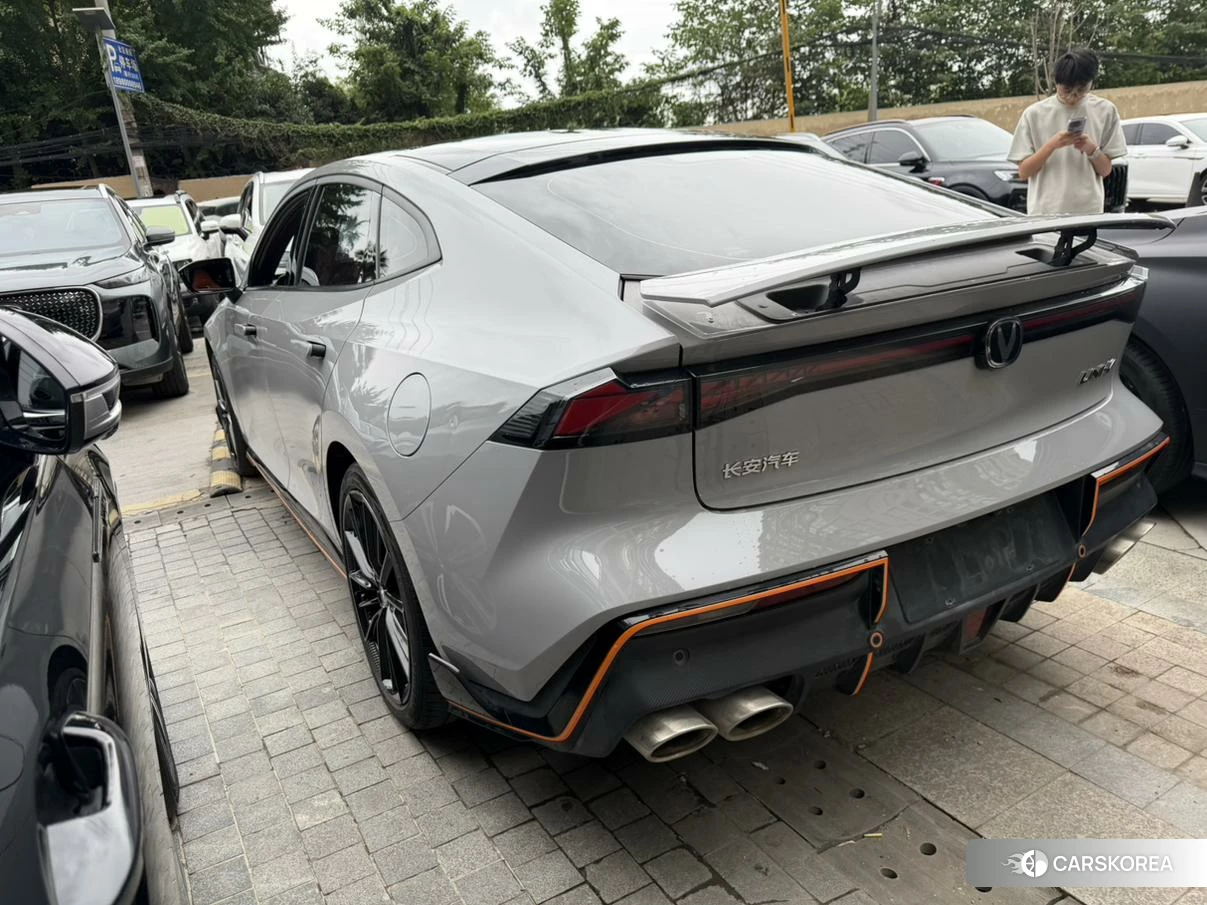 Chang'an UNI-V 2023 Серебристо-серый из Китая, фото 4