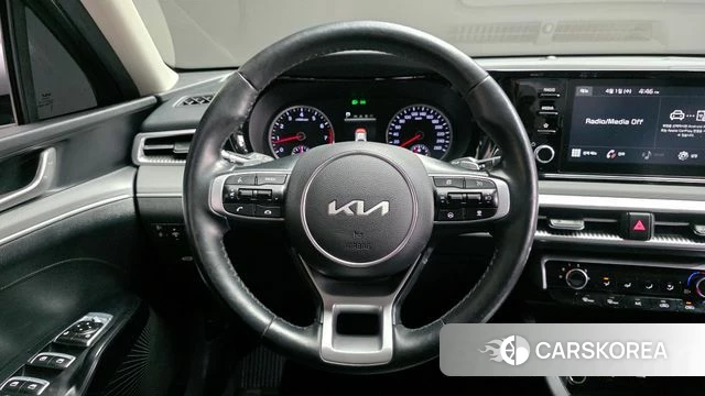 Kia K5 3rd generation 2023 Серебряный из Кореи, фото 4