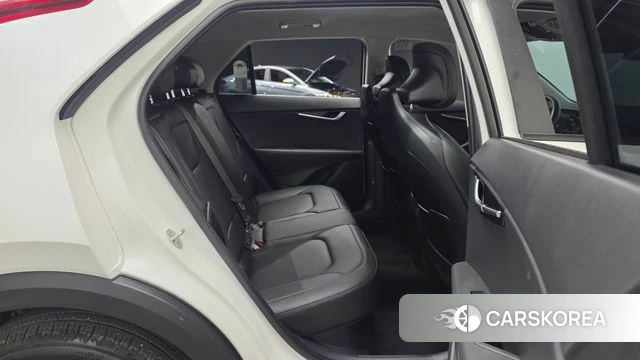 Kia Di Ol Nu Niro 2025 Белый из Кореи, фото 4