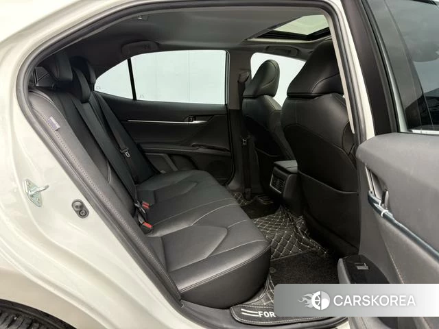 Toyota Camry 2023 Белый из Китая, фото 4