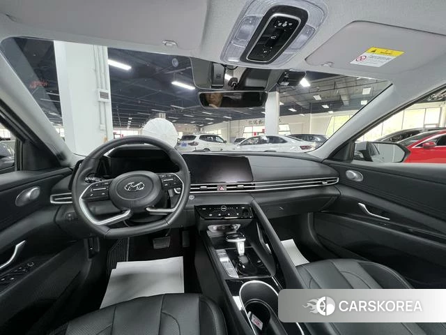 Hyundai Elantra 2023 Темно-серый из Китая, фото 4