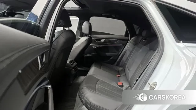 Audi A6 (C8) 2023 Белый из Кореи, фото 4