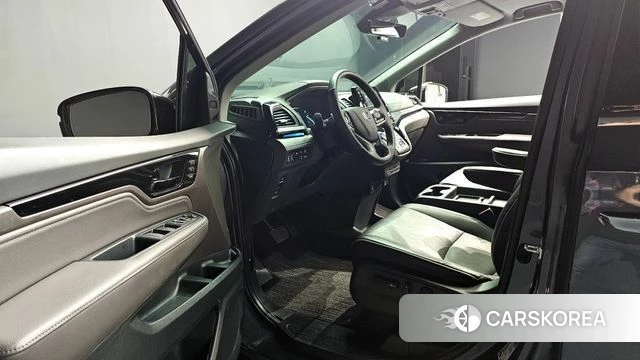 Honda Odyssey 2023 Серый из Кореи, фото 4