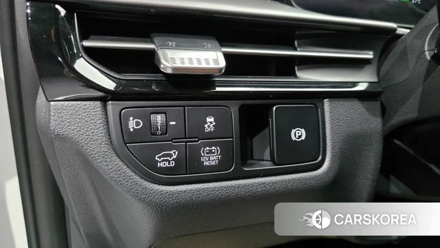 Kia The New Sportage 5th Generation Hybrid 2025 Белый из Кореи, фото 4
