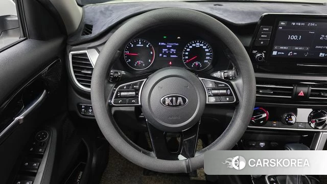Kia Seltos 2019 Белый из Кореи, фото 4