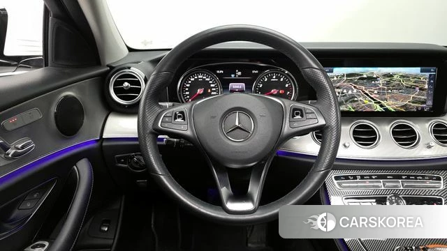 Mercedes-Benz E-Class W213 2018 Белый из Кореи, фото 4
