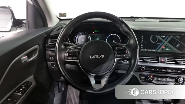 Kia Niro Plus 2022 Белый из Кореи, фото 4