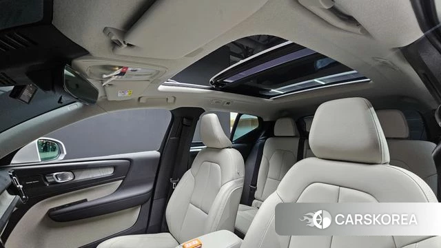 Volvo XC40 2025 Белый из Кореи, фото 4