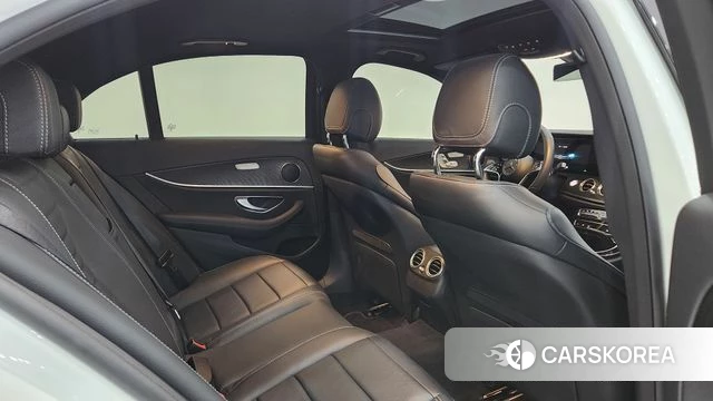 Mercedes-Benz E-Class W213 2023 Белый из Кореи, фото 4