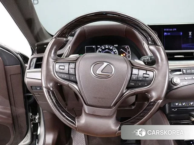 Lexus ES300h 7th generation 2021 Песочный из Кореи, фото 4