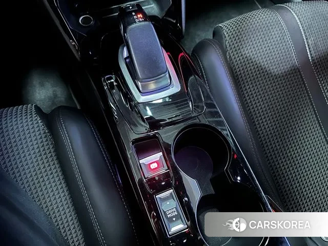 Peugeot e-208 second Generation 2021 Черный из Кореи, фото 4