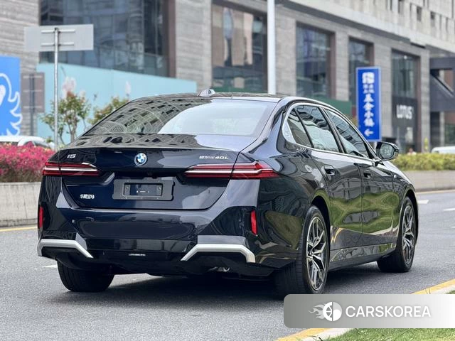 BMW i5 2025 Черный из Китая, фото 4