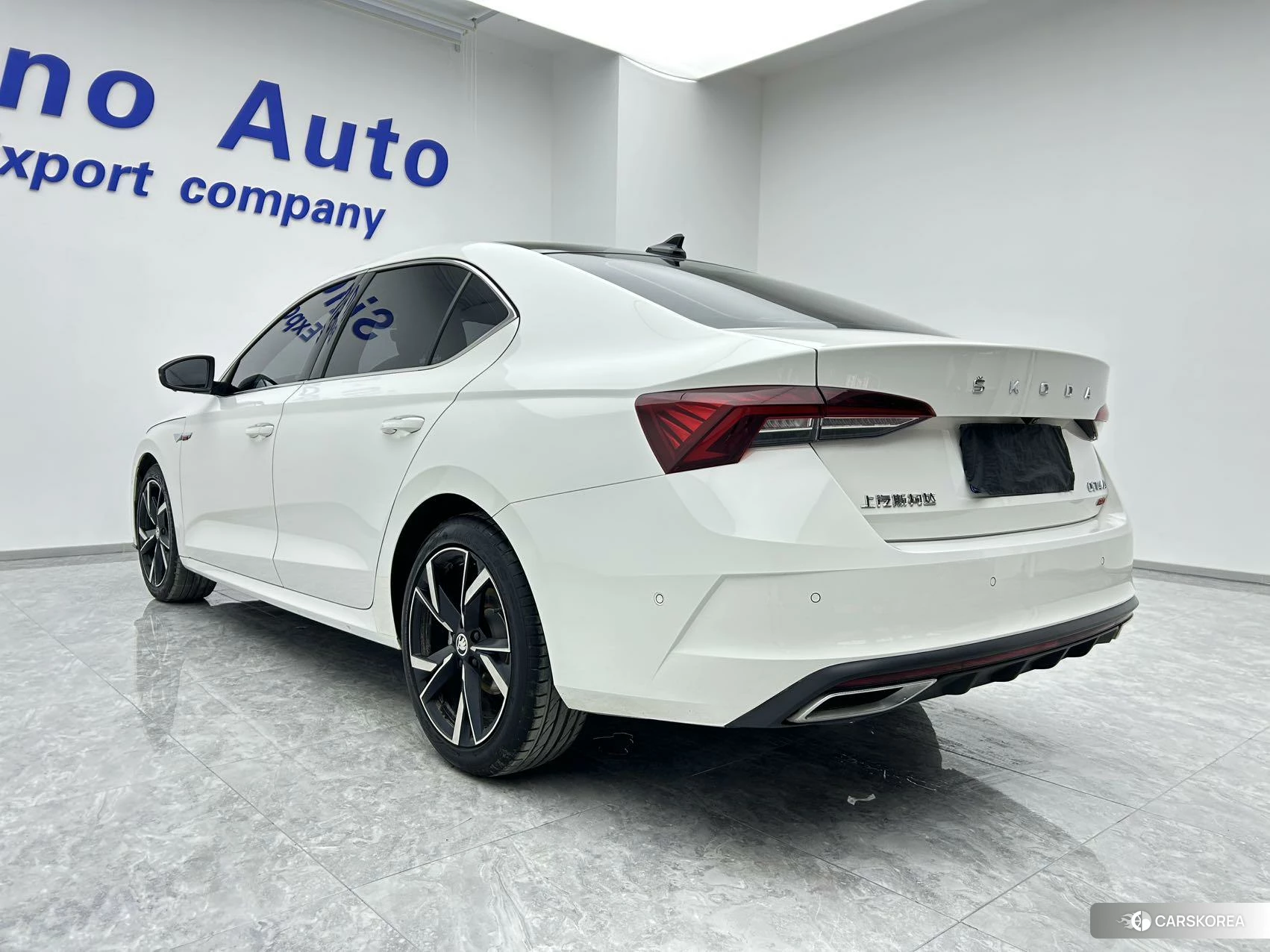 Skoda Octavia 2021 Белый из Китая, фото 4