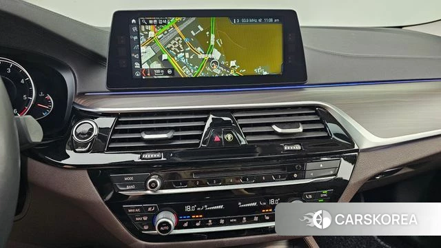 BMW 5 Series (G30) 2018 Белый из Кореи, фото 4