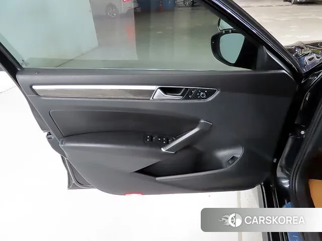 Volkswagen The New Passat 2018 Черный из Кореи, фото 4