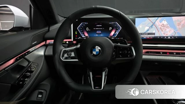 BMW 5 Series (G60) 2025 Светло-серебряный цвет из Кореи, фото 4