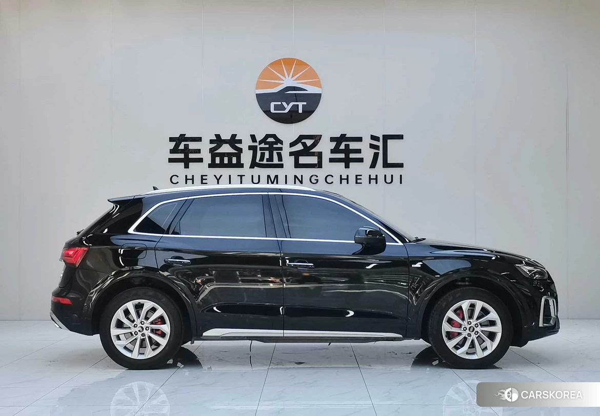 Audi Q5L 2022 Черный из Китая, фото 4