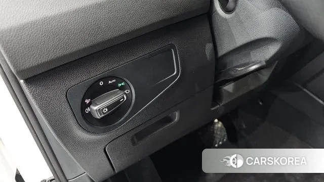 Volkswagen Tiguan second Generation 2023 Белый из Кореи, фото 4