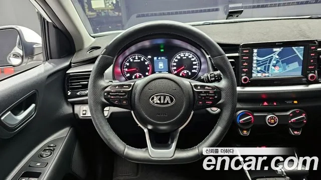 Kia Stonic 2018 Белый из Кореи, фото 4