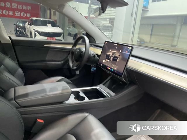 Tesla Model Y 2023 Черный из Китая, фото 4