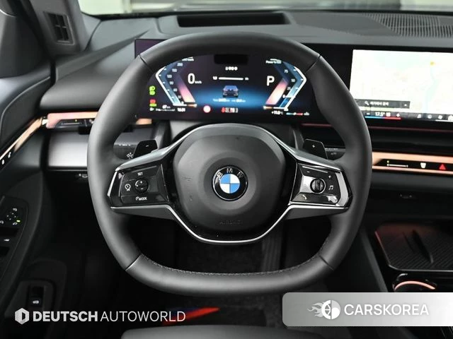 BMW 5 Series (G60) 2025 Черный из Кореи, фото 4