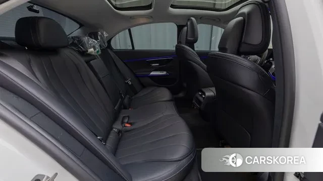 Mercedes-Benz E-Class W214 2024 Белый из Кореи, фото 4