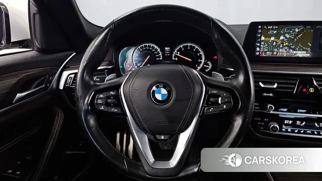 BMW 5 Series (G30) 2018 Белый из Кореи, фото 4