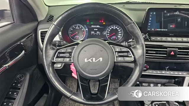 Kia Seltos 2022 Белый из Кореи, фото 4