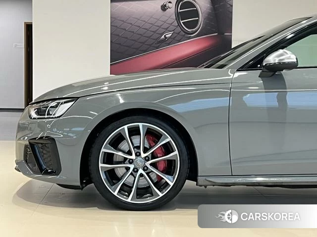 Audi S4 2021 Темно-серый из Китая, фото 4